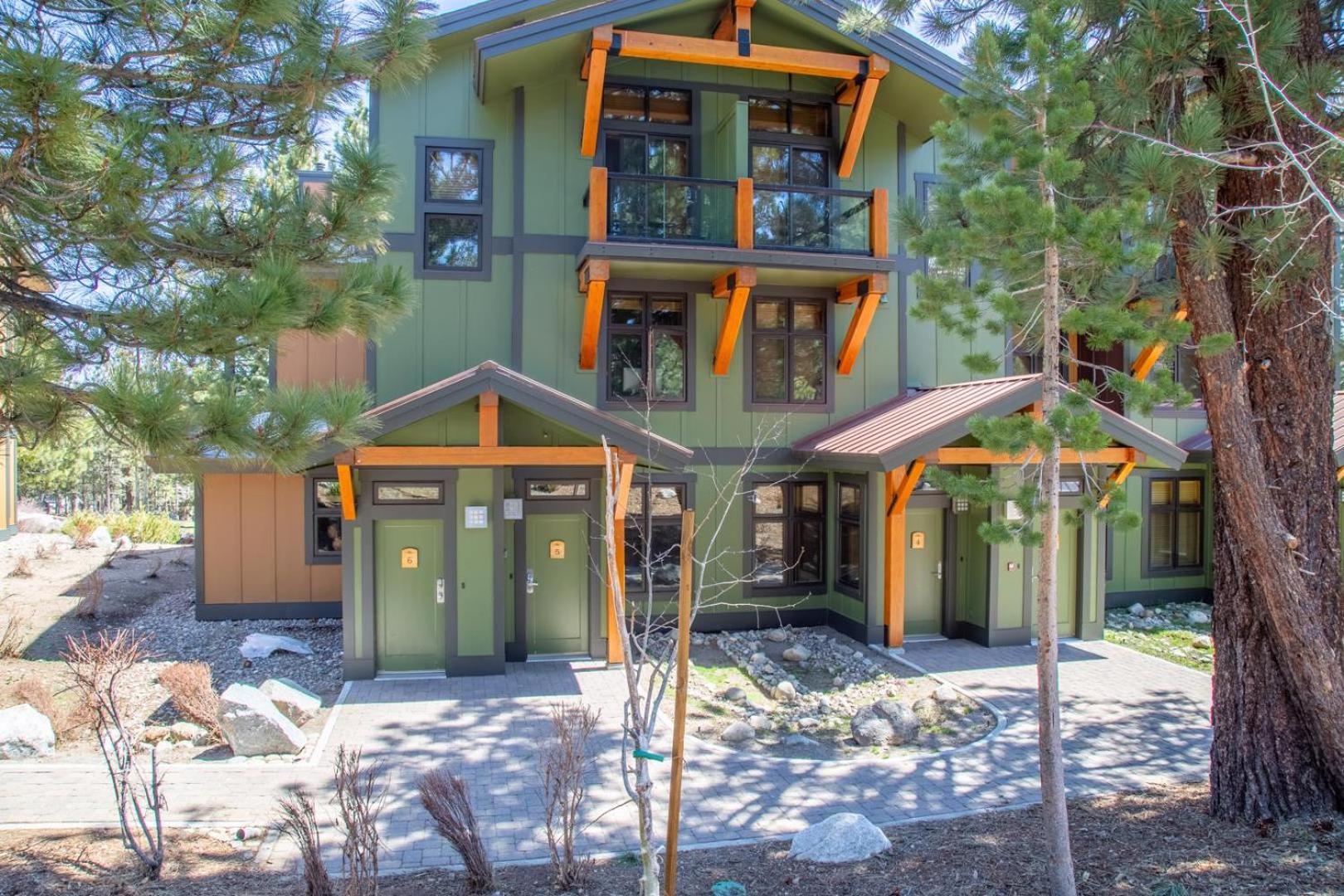 #320 - Golf Course Townhome With Mountain Views &