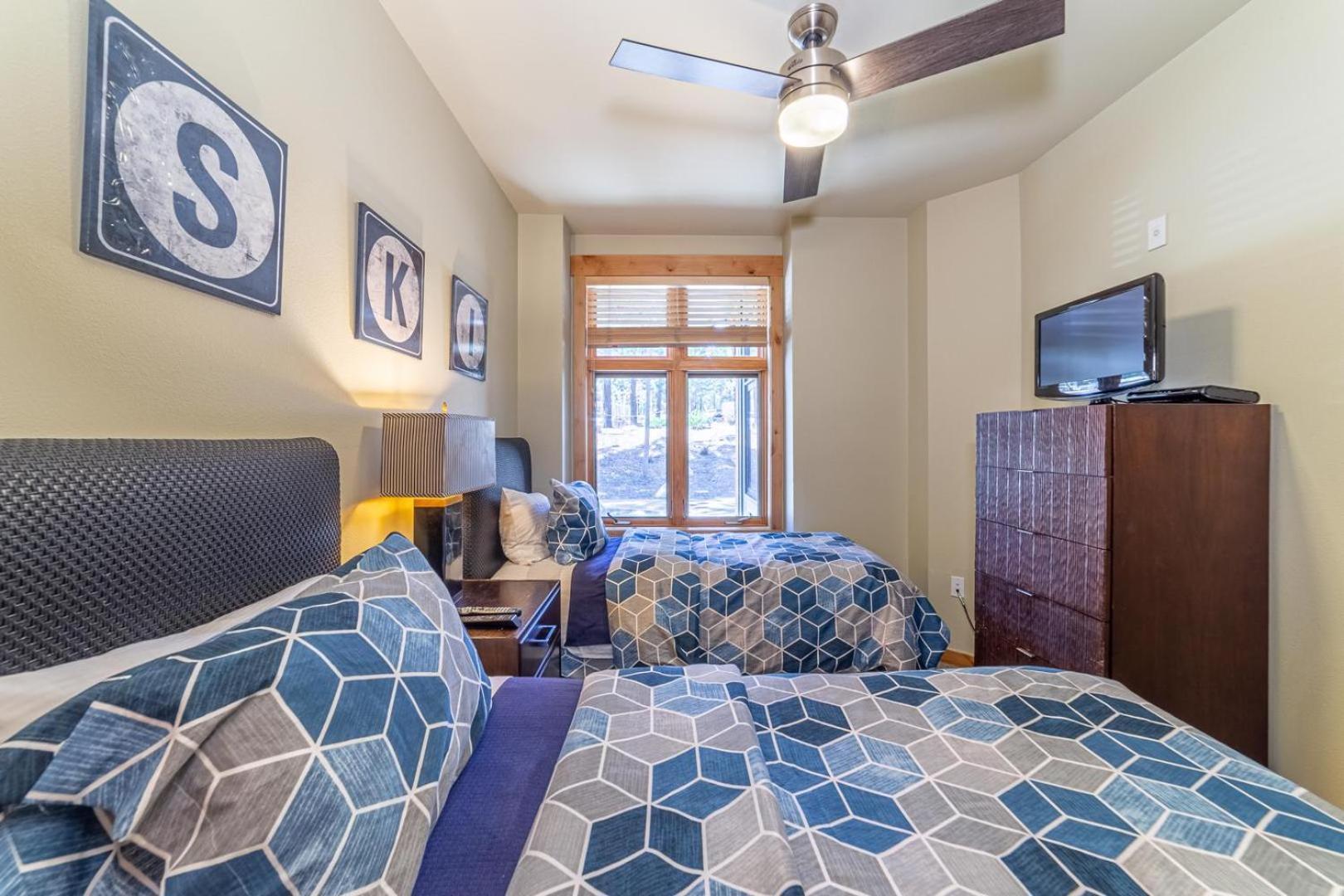 #320 - Golf Course Townhome With Mountain Views & Holiday home